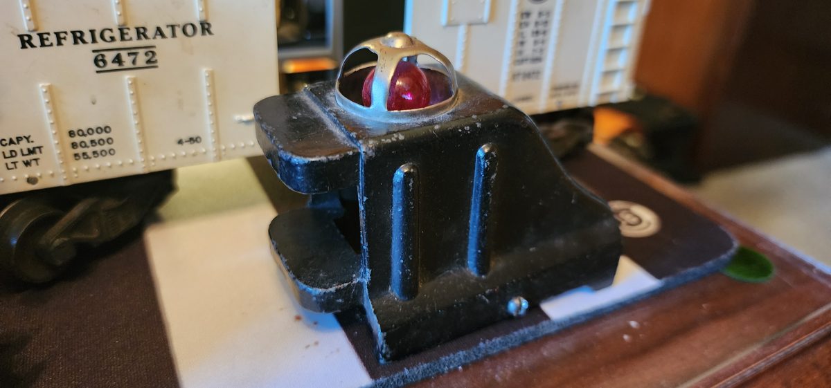 Lionel No. 025 Illuminated Track Bumper